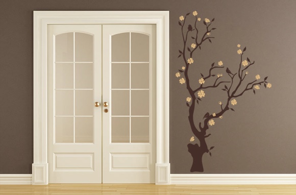 Baum mit Blüten und Vögeln